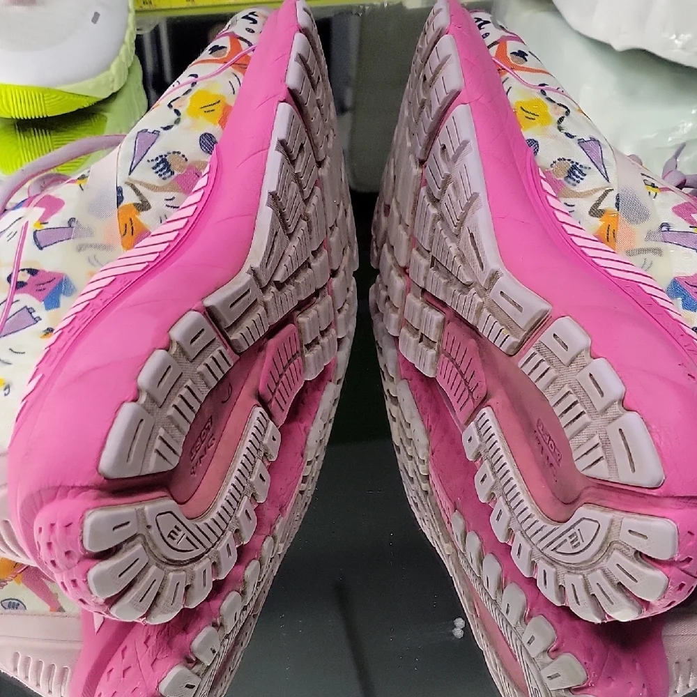 Womens 9.5 Brooks Adrenaline GTS 21 Limited Edition Unity Design running shoes.  - Picture 11 of 11